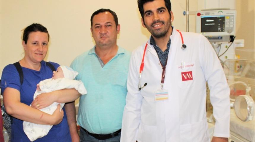 Bursa'da bağırsağı ters d&ouml;nen bebek tek seanslık ameliyatla sağlığına kavuştu