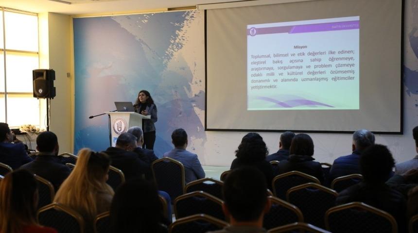 Uluslararası &ouml;ğrencilere lisans&uuml;st&uuml; programlar tanıtıldı