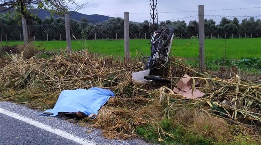 İzmir'de motosikletiyle kaza yapan sürücünün cesedi bulundu