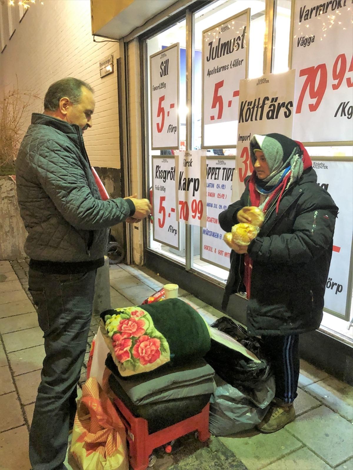 Uluslararası Demokratlar Birliğinden Stockholm'deki evsizlere yardım