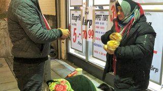 Uluslararası Demokratlar Birliğinden Stockholm'deki evsizlere yardım