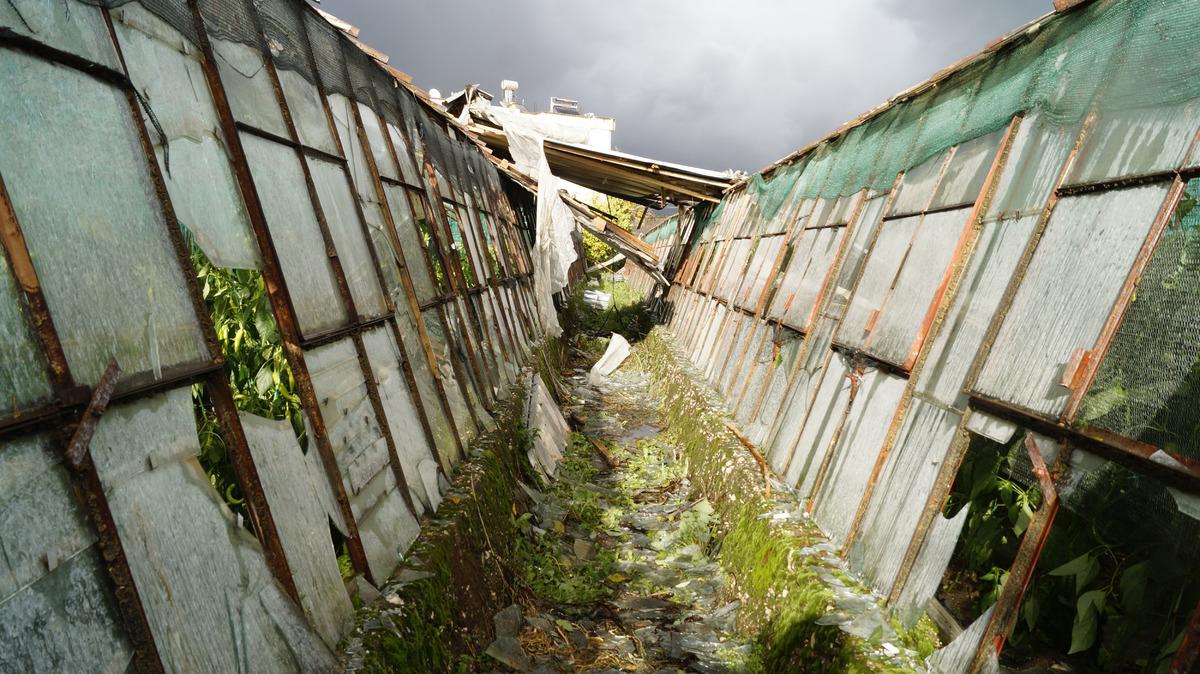 Antalya'da dev dalgalar, falezleri d&ouml;vd&uuml; (5)