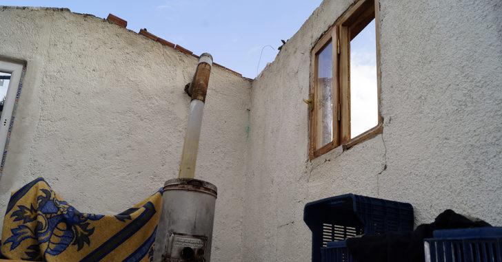 Antalya'da dev dalgalar, falezleri dövdü (5) G2