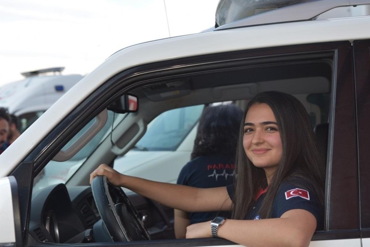 İlk ve acil yardımcılar &lsquo;Paramedik Haftası&rsquo;nı kutladı