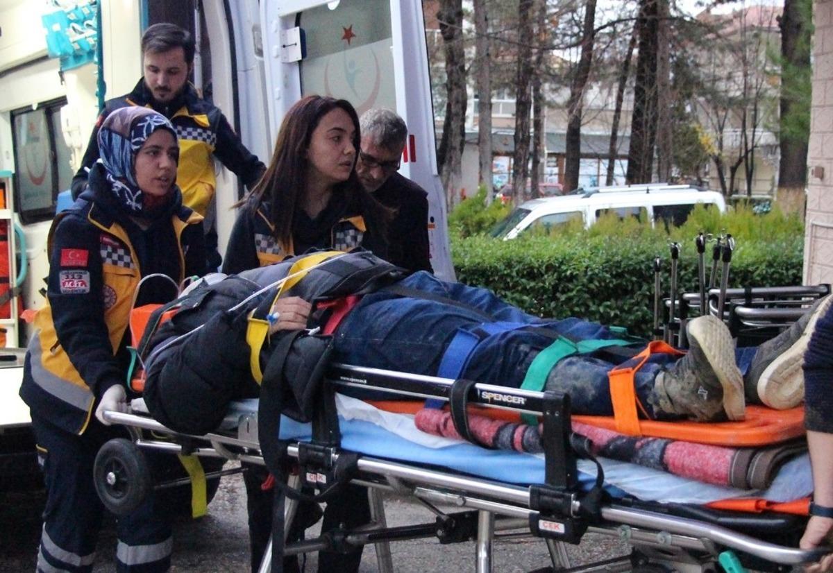 Manisa&rsquo;da yağmur kazaları beraberinde getirdi: 1&rsquo;i ağır 3 yaralı