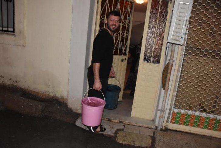 İzmir'de 60 saatlik su kesintisi! Tankerlerle su dağıtıldı G1