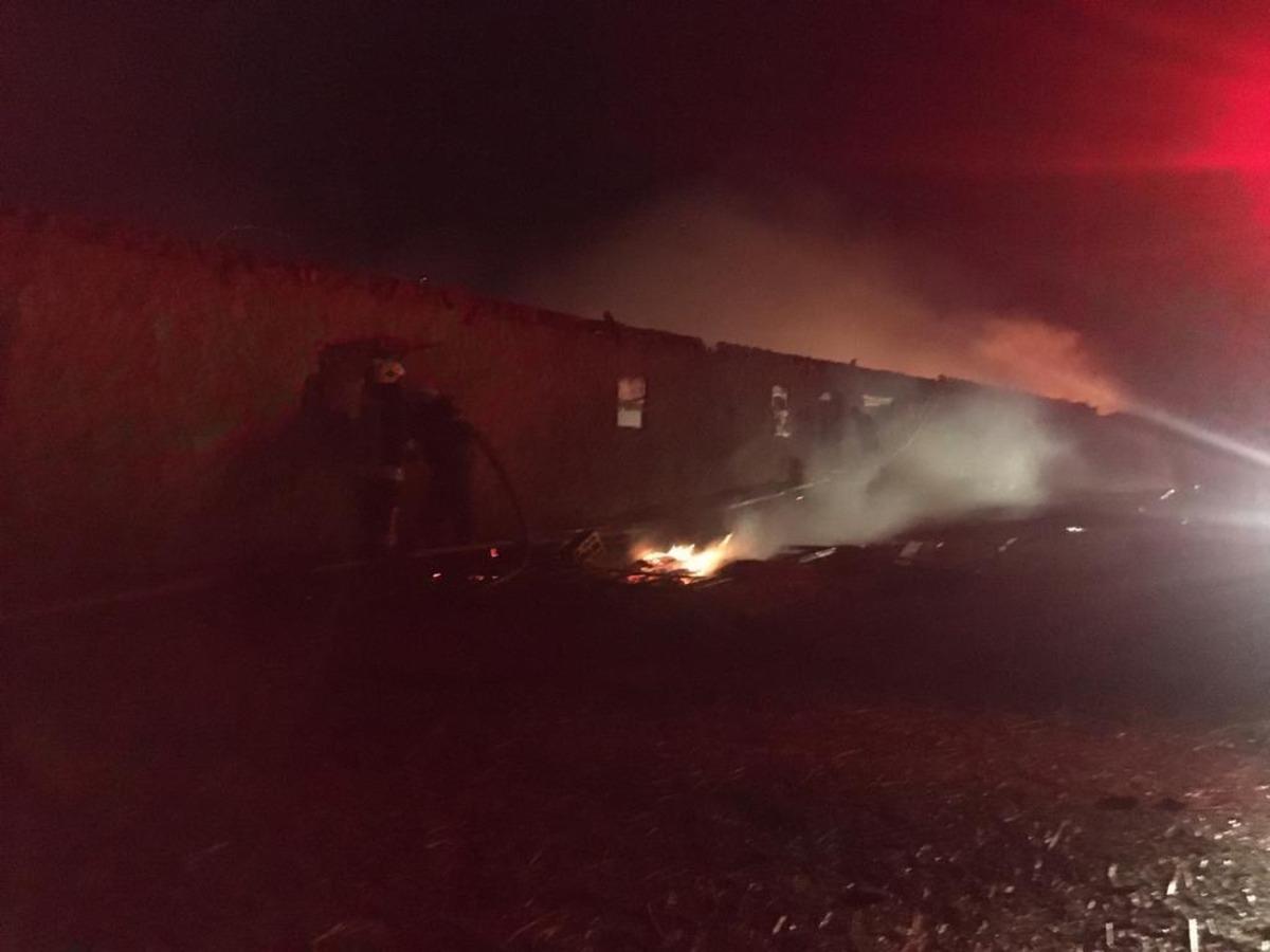 Konya'nın Kulu il&ccedil;esinde ahırda yangın &ccedil;ıktı! 240 hayvan telef oldu