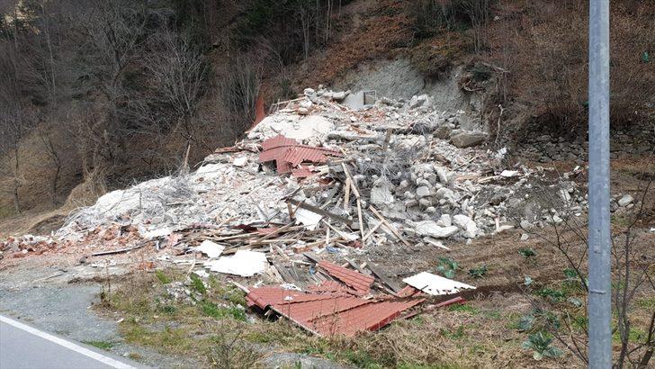 Uzungöl'de 65 kaçak binadan 14'ünün yıkımı tamamlandı G3