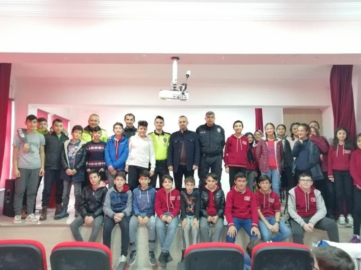 &Ouml;ğrencilere polislik mesleği anlatıldı