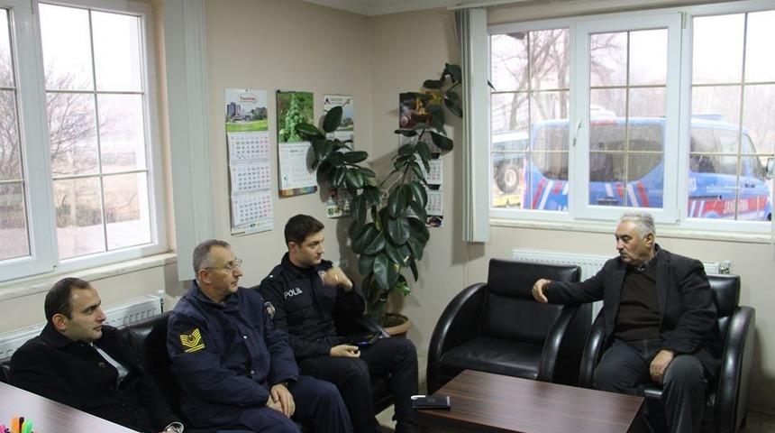 İl&ccedil;e protokol&uuml; esnafları ziyaret etti