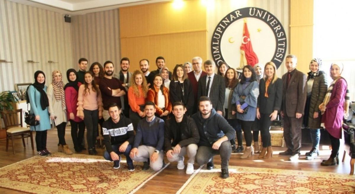 Rekt&ouml;r Uysal, &lsquo;D&uuml;ğ&uuml;n&uuml;m&uuml;z var K&uuml;tahya&rsquo; tiyatro ekibini kabul etti