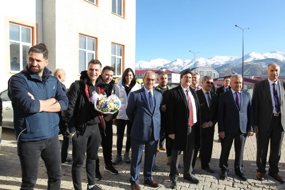 Gıovannı Guıdettı, gen&ccedil; sporcularla buluştu