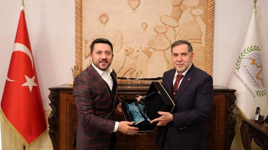 Yerel Y&ouml;netimler Başkan Yardımcısı Zenbilci, Belediye Başkanı Arı&rsquo;yı ziyaret etti