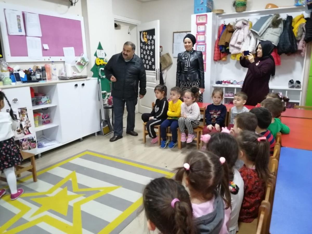 Oyuncu &Ccedil;elebi minik &ouml;ğrencilerle buluştu