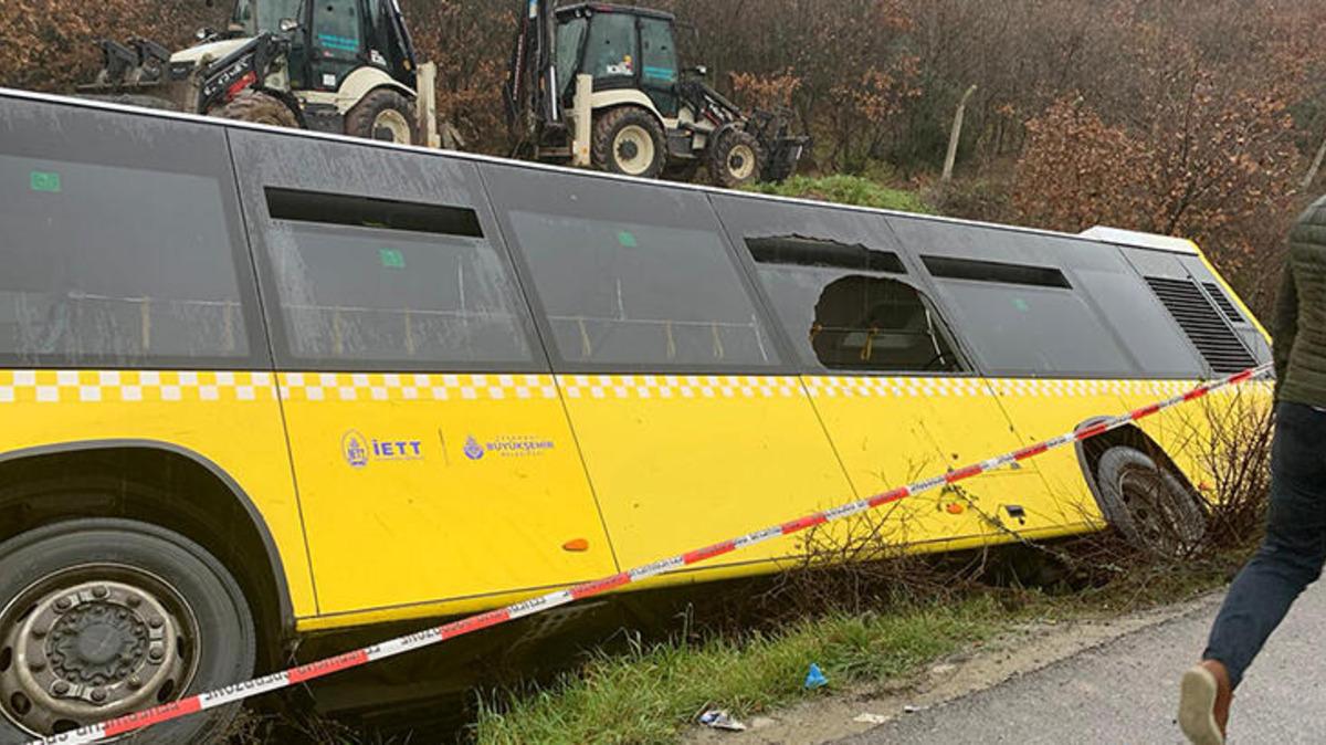 İstanbul &Ccedil;ekmek&ouml;y'de İETT otob&uuml;s&uuml; kaza yaptı! &Ouml;l&uuml; ve yaralılar var