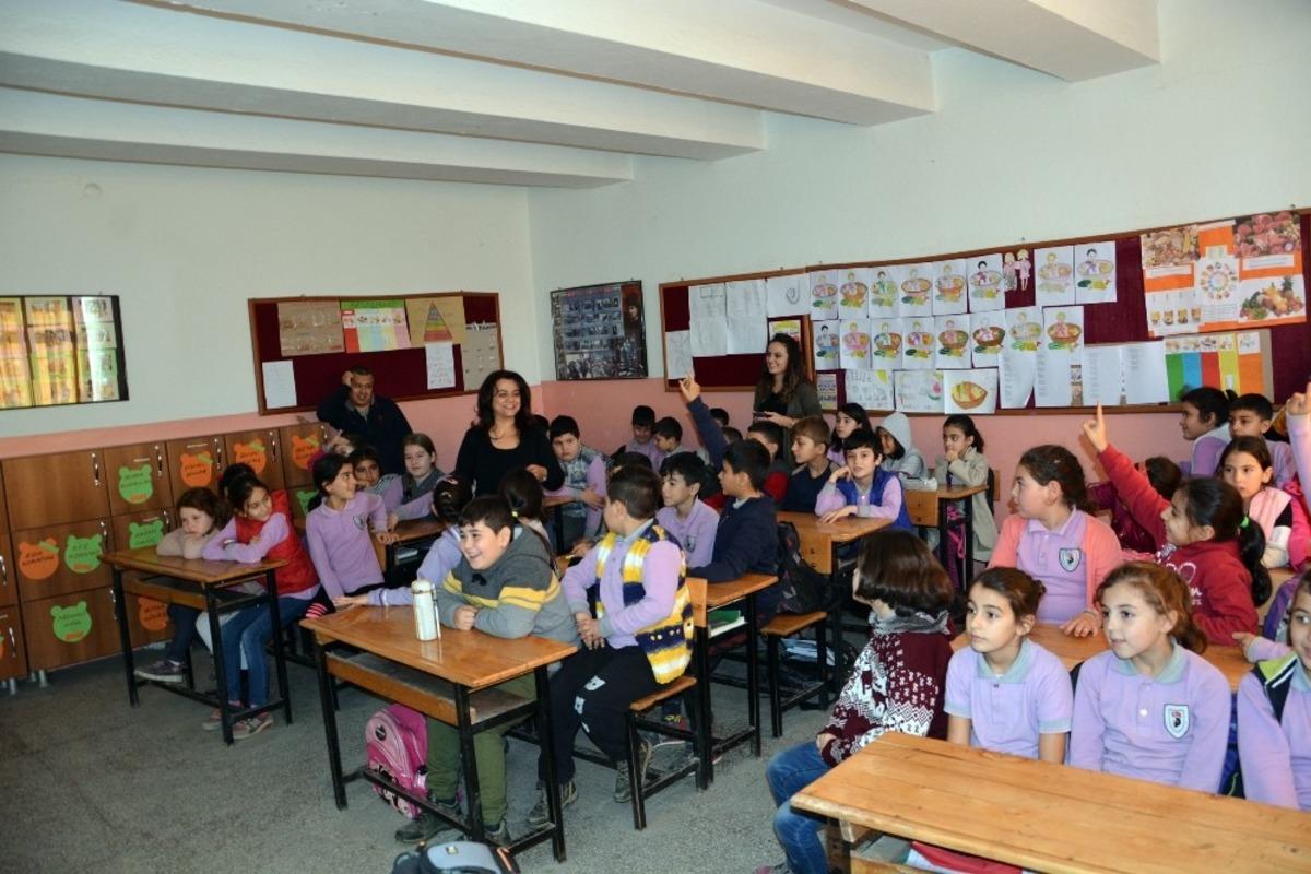 &Ouml;ğrencilere &ldquo;Balık ye sağlık ol&rdquo; eğitimi veriliyor