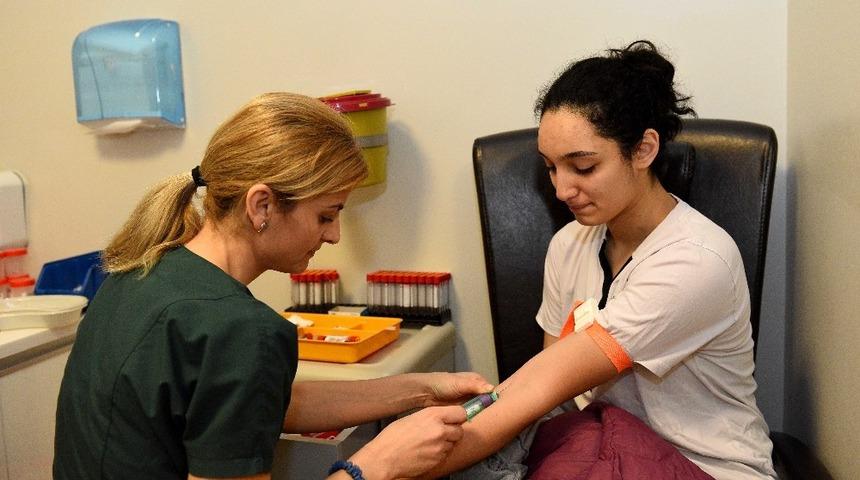 Kadın hentbolcular sağlık kontrolünden geçti