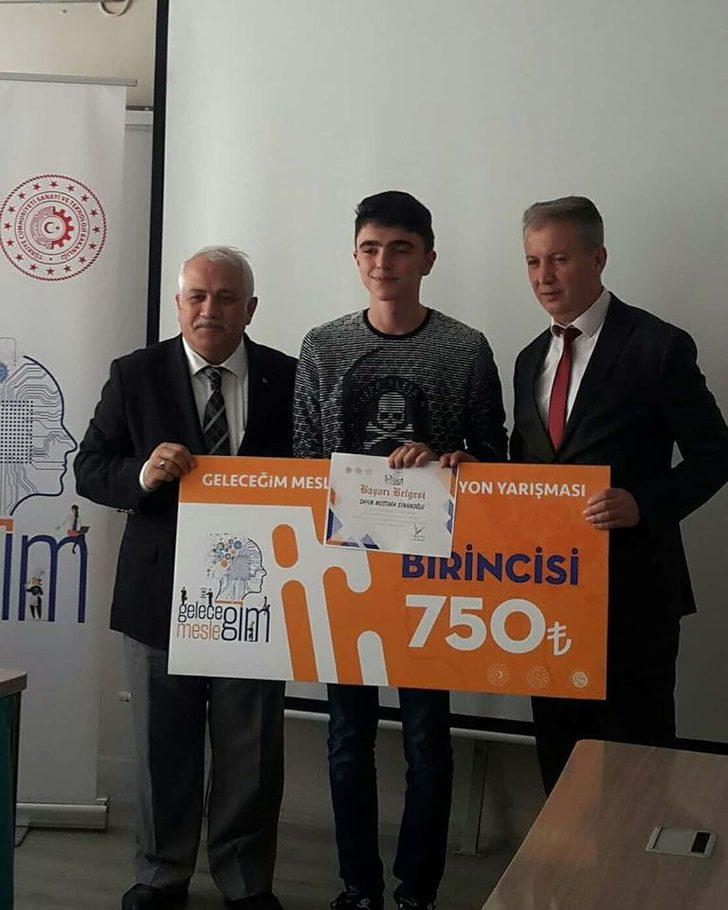 Türkelili öğrenciden kompozisyon yarışmasında il birinciliği G2