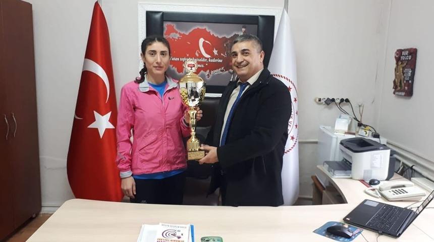 ‘Cumhuriyet Şehitleri Ulusal Koşusu’nu Sebahat Akpınar kazandı
