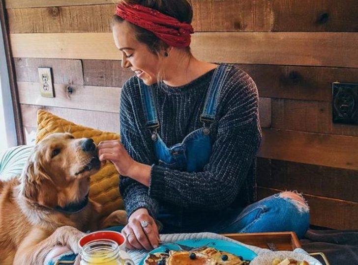 İşini sevgilisini bıraktı köpeğiyle tura çıktı! G3