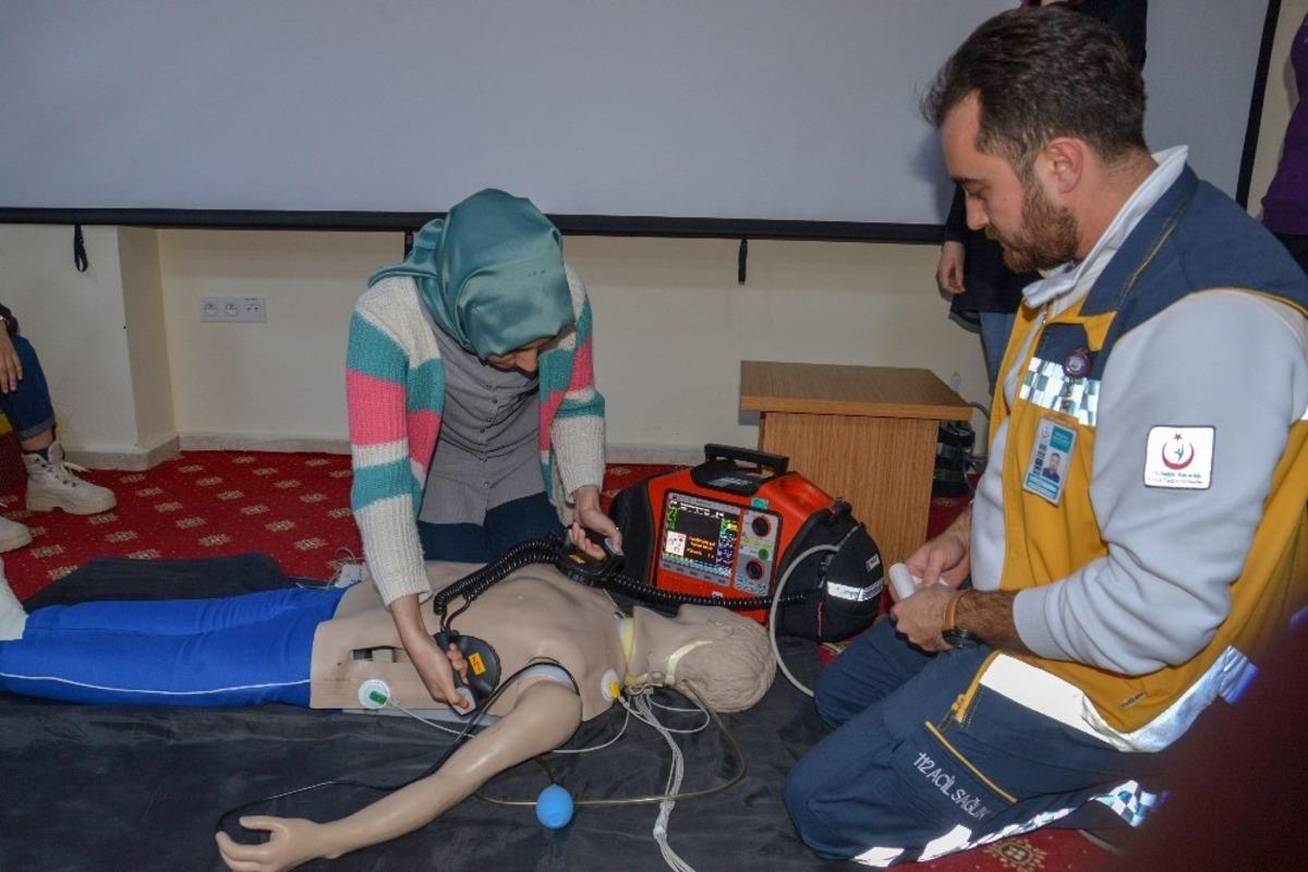 &ldquo;Temel ve İleri Yaşam Desteği&rdquo; eğitimi verildi