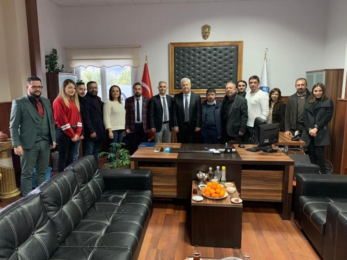 Lisans eğitimini aldığı fak&uuml;lteye dekan oldu