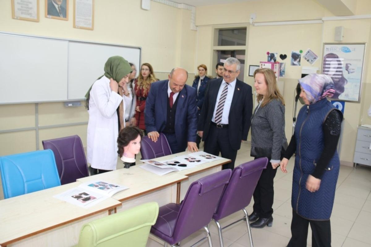 M&uuml;d&uuml;r Başyiğit, &lsquo;Aile Eğitimi&rsquo; programına katıldı