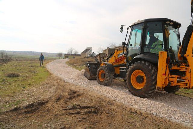 Haliliye kırsalında yol yapım atağı