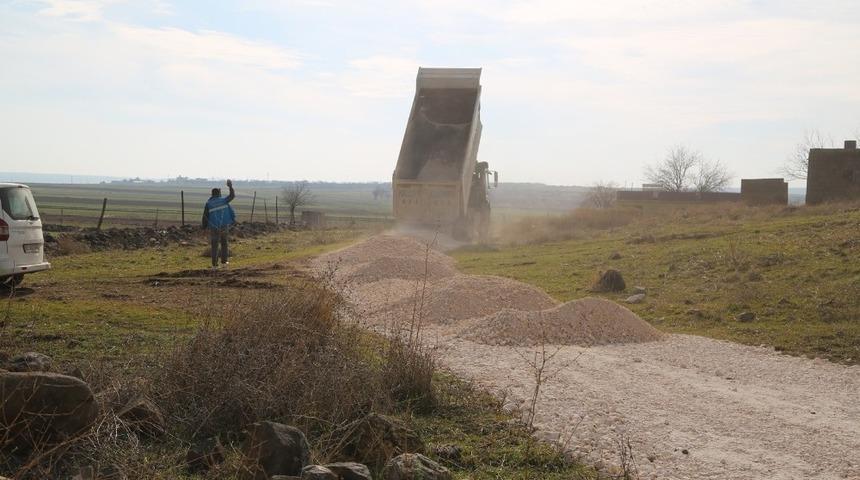 Haliliye kırsalında yol yapım atağı