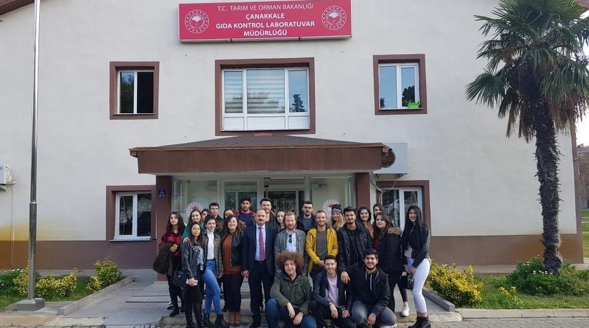 &Uuml;niversite &ouml;ğrencileri İl Gıda Kontrol Laboratuvarını ziyaret etti