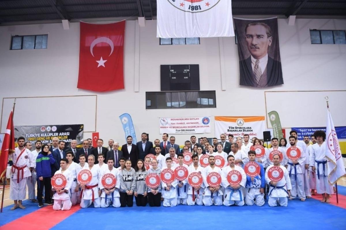 Kartepe&rsquo;de karate şampiyonları belli oldu