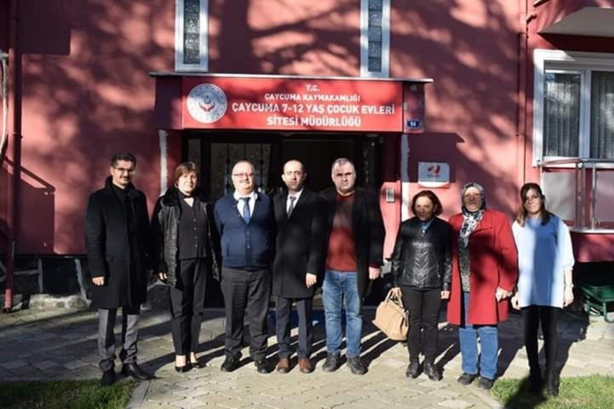 El emeği &ouml;r&uuml;len &ouml;rg&uuml;ler Sevgi Evleri&rsquo;nde ki &ccedil;ocuklara hediye edildi