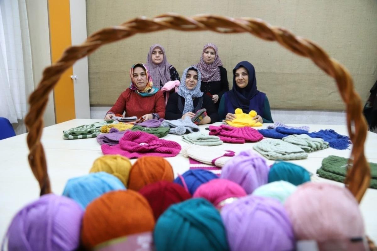 Minik y&uuml;rekler &uuml;ş&uuml;mesin diye Nevşehirli kadınlar seferber oldu