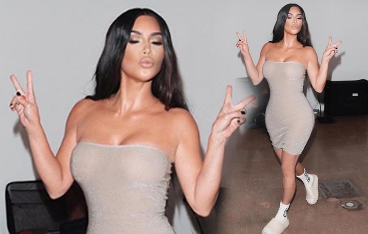 Kim Kardashian g&ouml;ğ&uuml;s bantlarını satışa &ccedil;ıkardı!