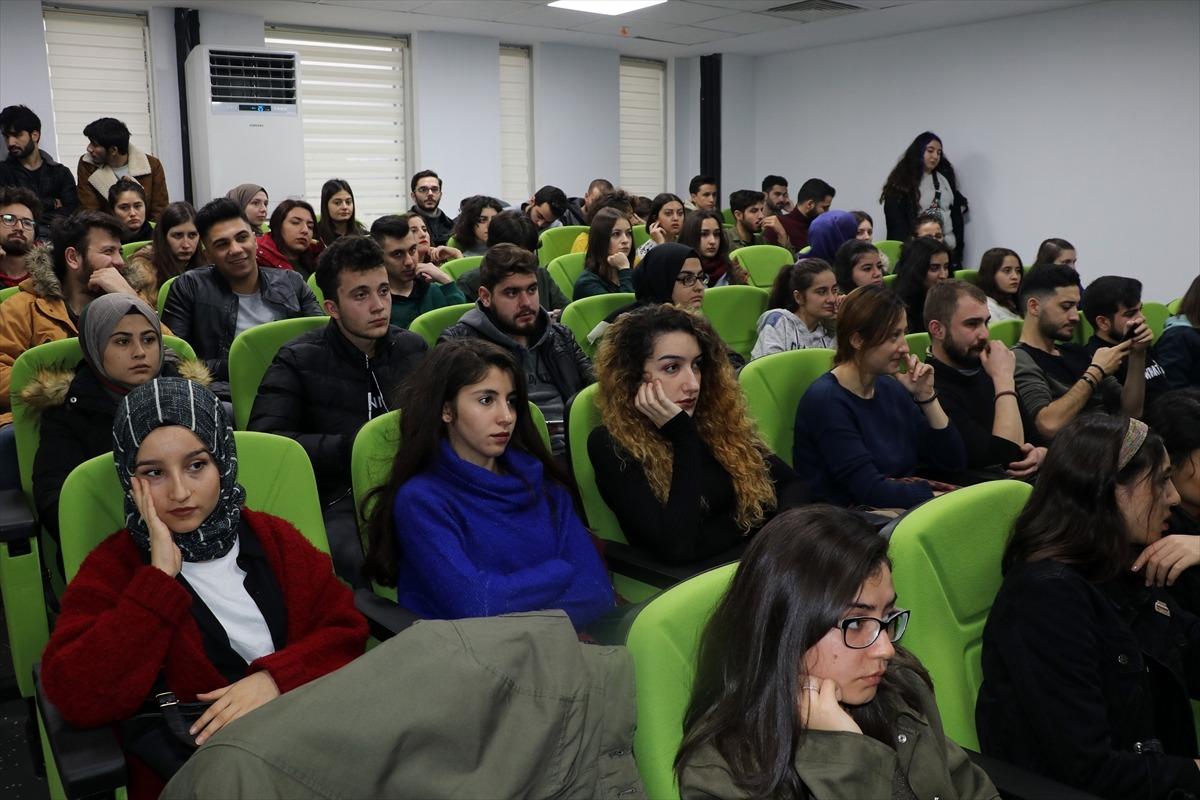 TRT Akademi Aydın'da &uuml;niversite &ouml;ğrencileriyle buluştu