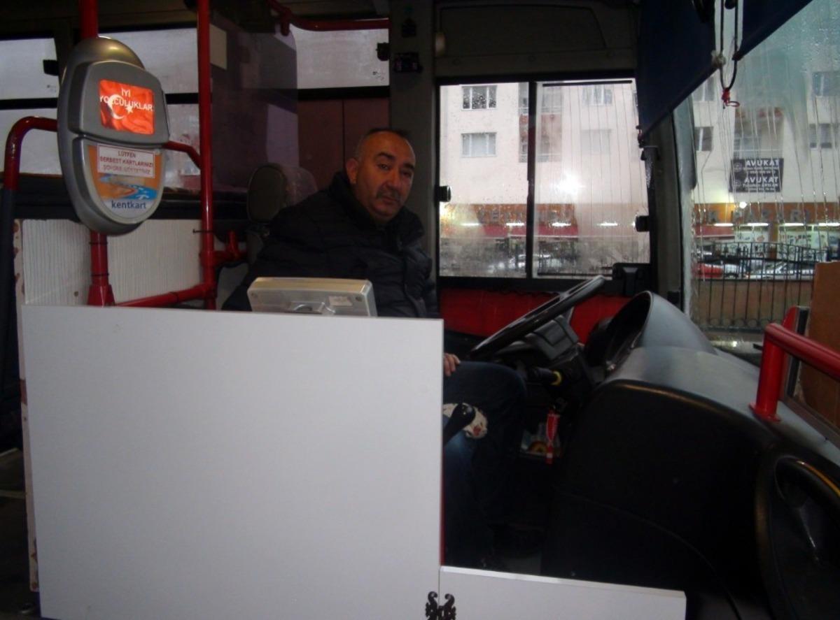 Yaralı vatandaşı otob&uuml;sle hastaneye yetiştirdi