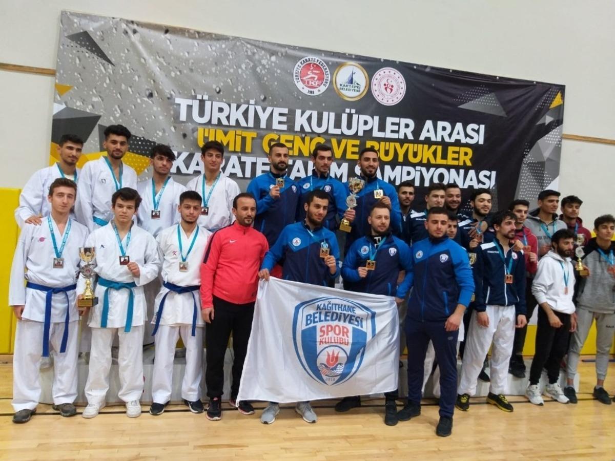 Darıcalı Karatecilerden &ccedil;ifte kupa