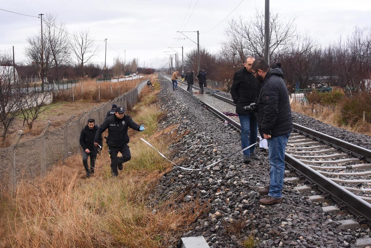 Kayıp kadının demir yolunda par&ccedil;alanmış cesedi bulundu