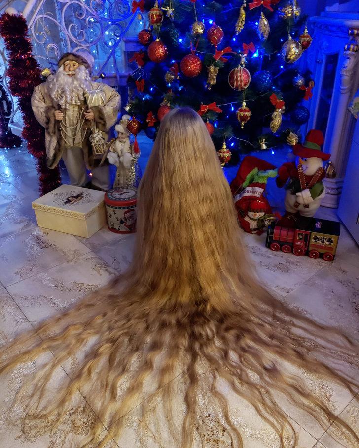 Saçları 1,80'lik 'Rapunzel' fenomen oldu! G4