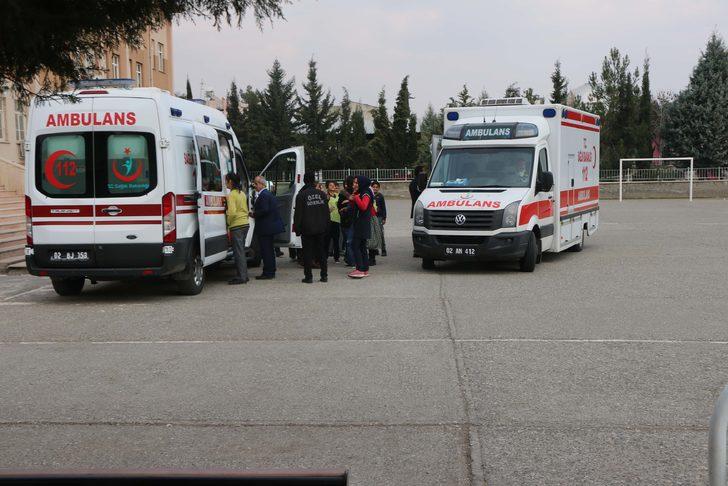 Adıyaman'da 9 öğrenci zehirlendiği iddiasıyla hastaneye kaldırıldı G3