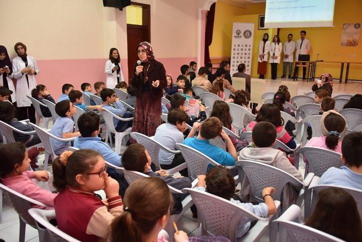 Karatay’da öğrencilere çölyak hastalığı anlatıldı G4