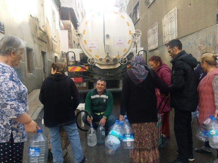 İzmirlilerin su çilesi! 2 gün oldu, kuyruklar oluştu G2