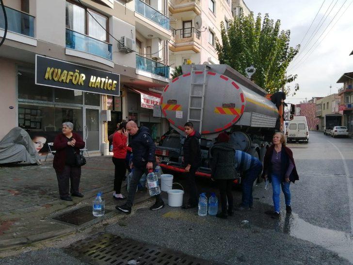 İzmirlilerin su çilesi! 2 gün oldu, kuyruklar oluştu G3