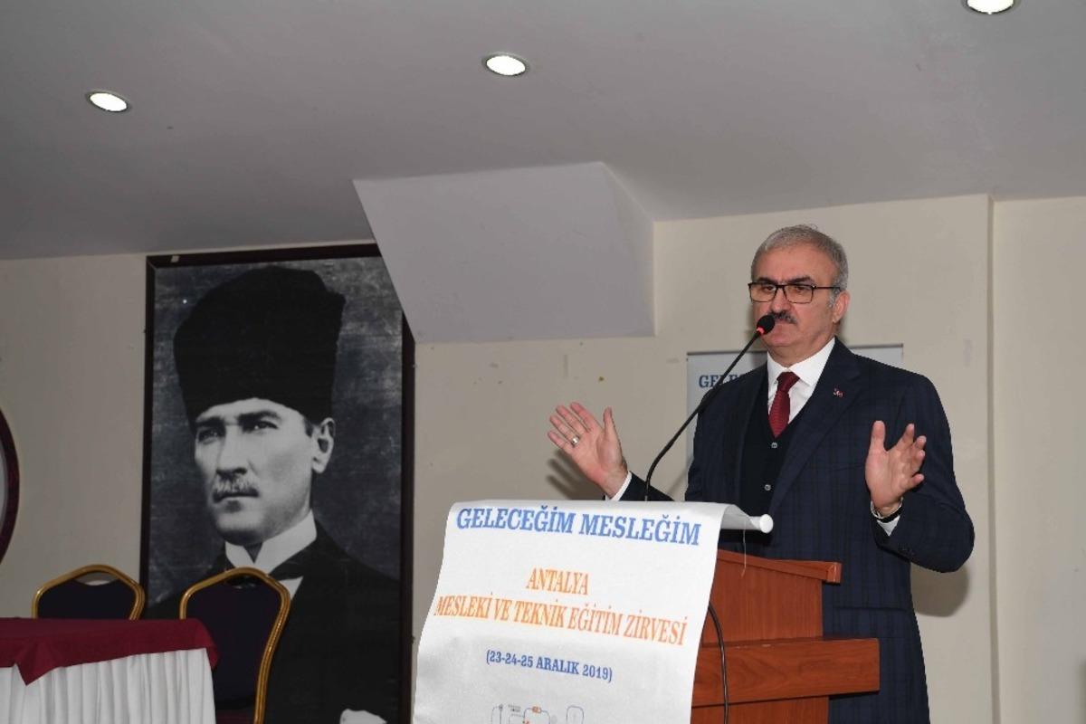 Vali Karaloğlu: "Mesleki eğitim &ccedil;ok acil memleket meselesi haline geldi"