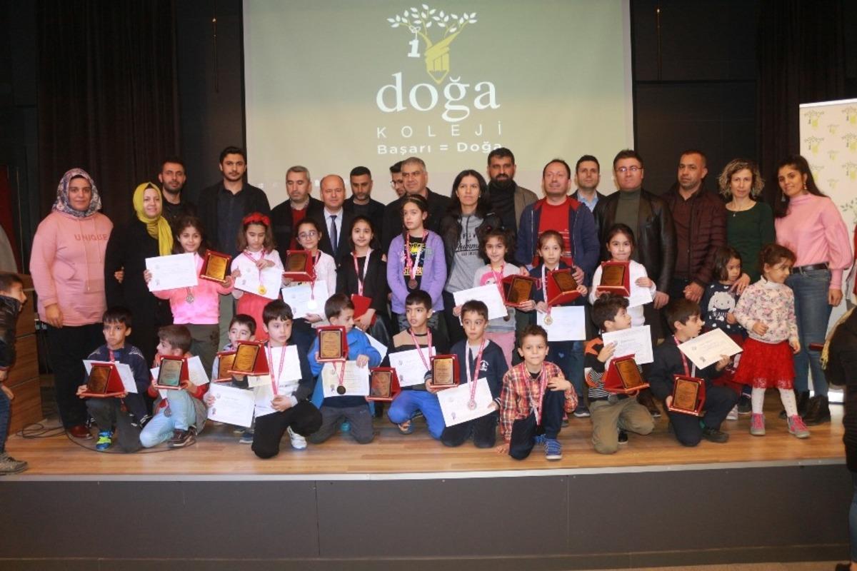 Doğa Kolejinde k&uuml;&ccedil;&uuml;kler satran&ccedil; il birinciliği turnuvası d&uuml;zenlendi
