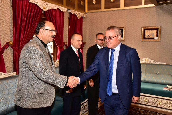 Vali Deniz, ilçe milli eğitim müdürleri ile bir araya geldi G1