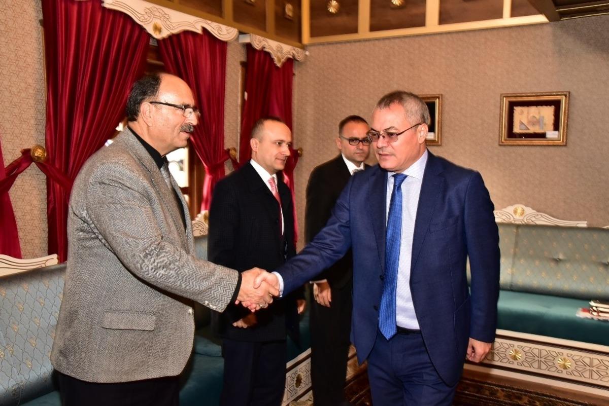 Vali Deniz, il&ccedil;e milli eğitim m&uuml;d&uuml;rleri ile bir araya geldi