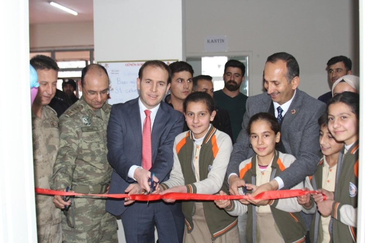 Şemdinli&rsquo;de "G&ouml;rsel Sanatlar ve M&uuml;zik Sınıfı" a&ccedil;ıldı