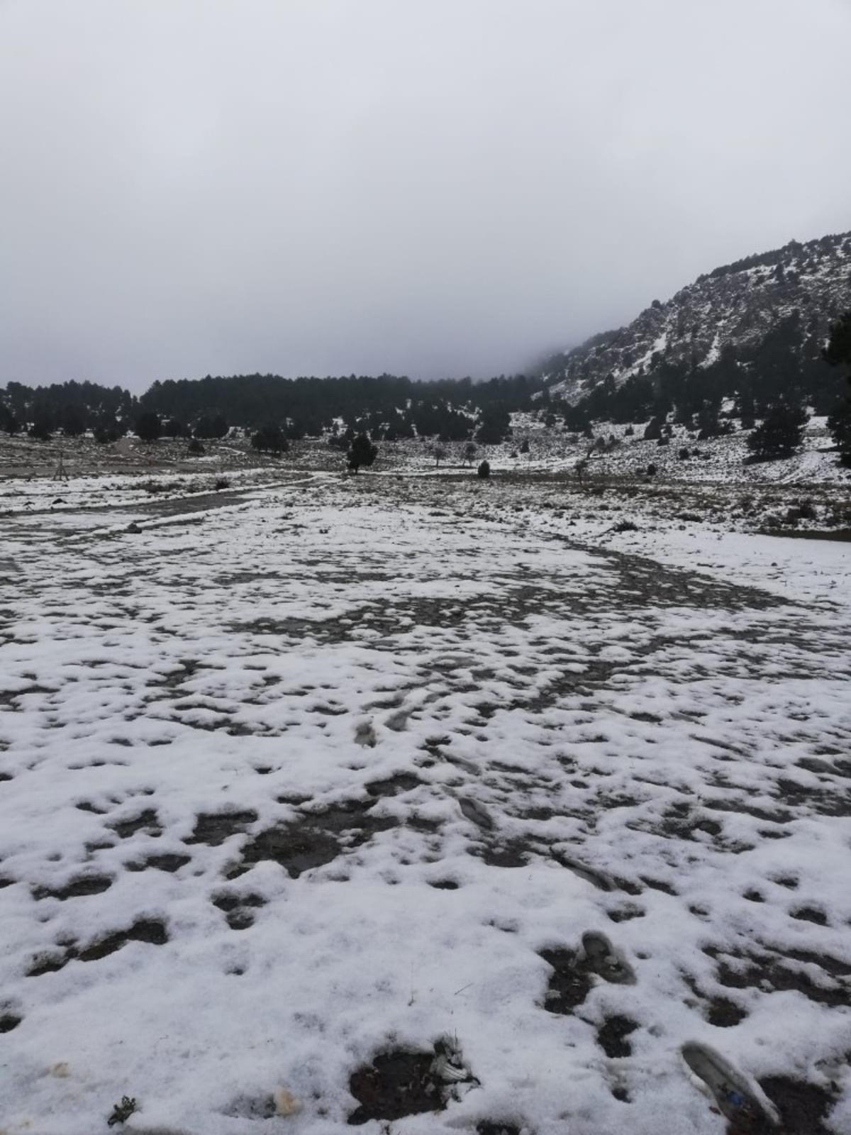 Denizli&rsquo;nin y&uuml;ksek kesimlerinde kar yağışı devam ediyor