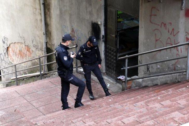 Kağıthane'de barışmak için gittiği eşini silahla vurdu!  G2